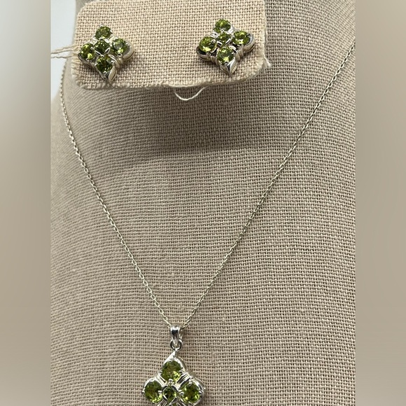 Vintage Sterling Silver Natural Green Peridot Gemstone Necklace & Earring Set - Picture 13 of 17